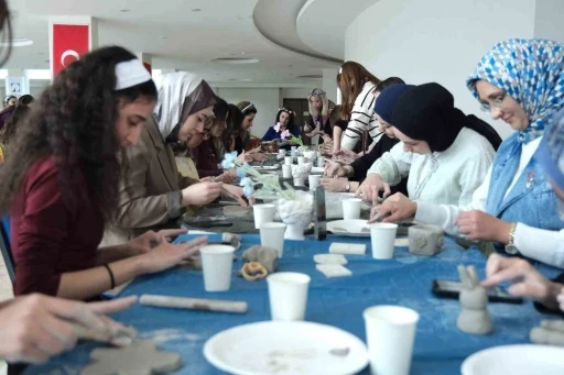 Tokatlı kadınlar kil at&ouml;yesine girip h&uuml;nerlerini sergiledi
