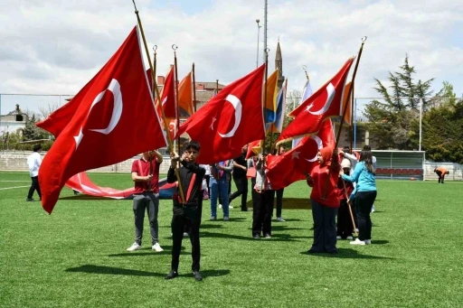 Tomarza’da 19 Mayıs coşkuyla kutlandı
