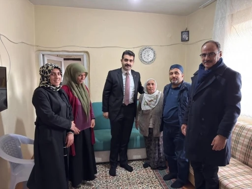 Tomarza&rsquo;da 21 kimsesiz vatandaş ziyaret edildi
