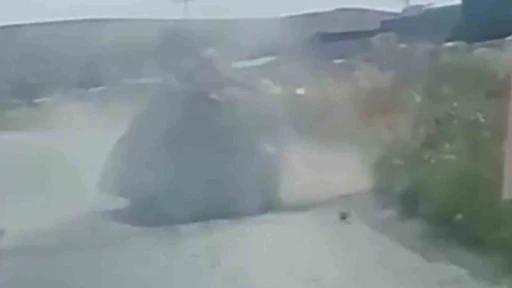 Tonlarca ağırlıktaki mermer bloğun altında ezilmekten saniyelerle kurtuldu
