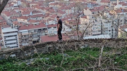 Tophane surlarında korku dolu anlar, 4 saat ikna edilmeye &ccedil;alışıldı, d&uuml;şt&uuml; yaralandı
