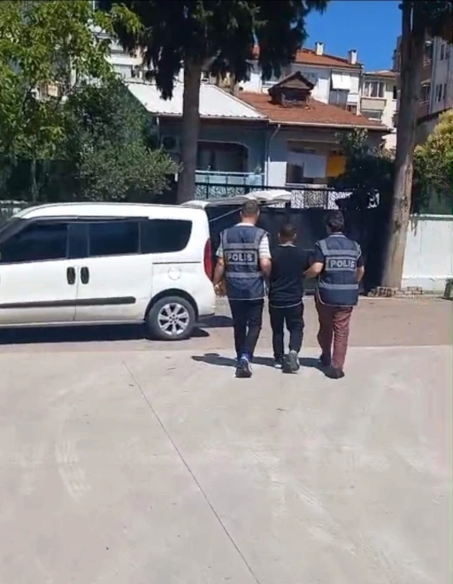 Toplamda 60 yıl 5 ay hapis cezasıyla aranan 10 firari yakalandı
