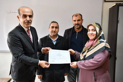 Tops&ouml;ğ&uuml;t&rsquo;te okuma yazma gururu
