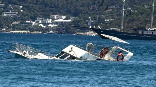 Torba koyunda ahşap tekne battı
