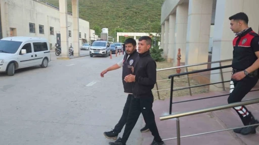 &rsquo;Torbacılara&rsquo; karşı helikopter destekli operasyon: 52 g&ouml;zaltı
