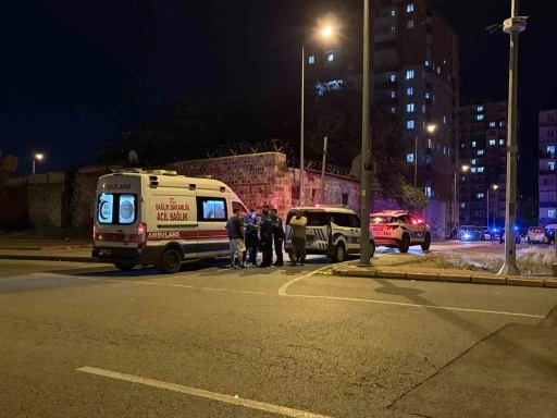 &lsquo;Torpil patlatma&rsquo; kavgasında sopa ve satır kullanıldı: 3 yaralı
