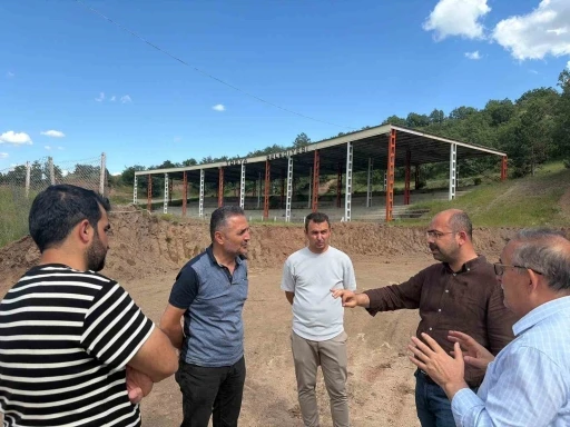 Tosya&rsquo;da g&uuml;reş sahasını yenileme &ccedil;alışmaları s&uuml;r&uuml;yor

