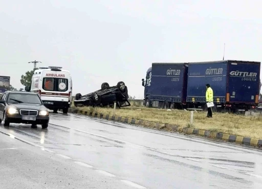 Tosya&rsquo;da otomobil takla attı: 2 yaralı
