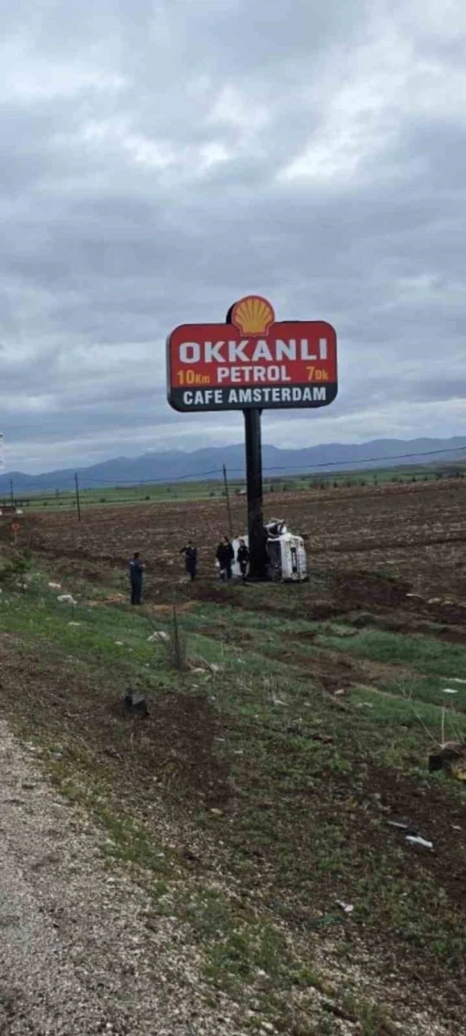 Totem tabelasına çarpan otomobil sürücüsü yaşamını yitirdi
