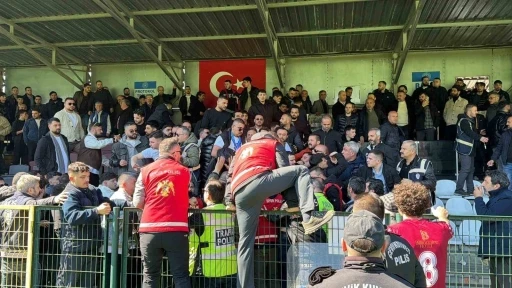 Trabzon 1. Amat&ouml;r K&uuml;me Play-Off ma&ccedil;ı sonrası trib&uuml;nde kavga
