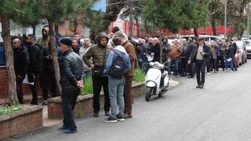 Trabzon&rsquo;da APP plaka kuyruğu
