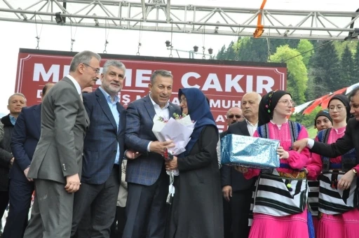 Trabzon&rsquo;da bahar coşkusu: 31&rsquo;inci Acısu Hıdrellez K&uuml;lt&uuml;r ve Bahar Bayramı Şenliği renkli g&ouml;r&uuml;nt&uuml;lere sahne oldu
