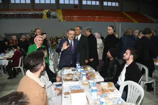 Trabzon&rsquo;da B&uuml;y&uuml;kşehir&rsquo;in iftar sofralarında y&uuml;zbinler oru&ccedil; a&ccedil;tı
