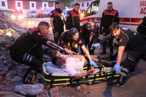 Trabzon&rsquo;da deprem tatbikatı ger&ccedil;eğini aratmadı
