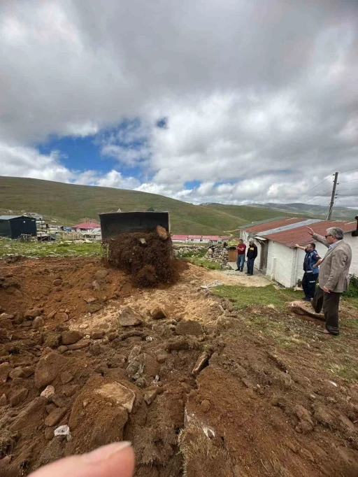 Trabzon’da kaçak yapılar yıkılıyor
