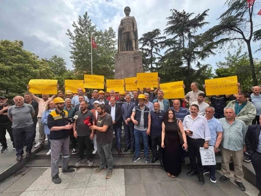 Trabzon&rsquo;da madencilerin maaş protestosu
