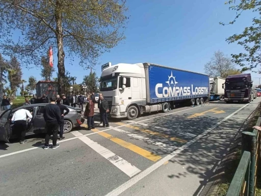 Trabzon&rsquo;da zincirleme kaza ucuz atlatıldı
