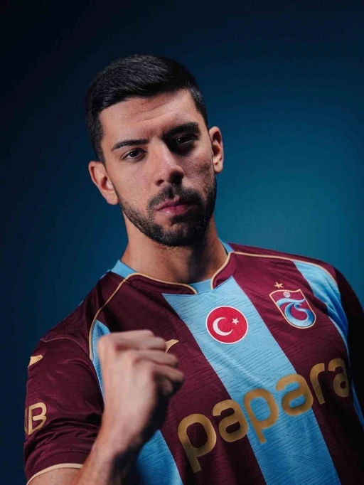 Trabzonspor, Cenk &Ouml;zka&ccedil;ar transferini resmen a&ccedil;ıkladı
