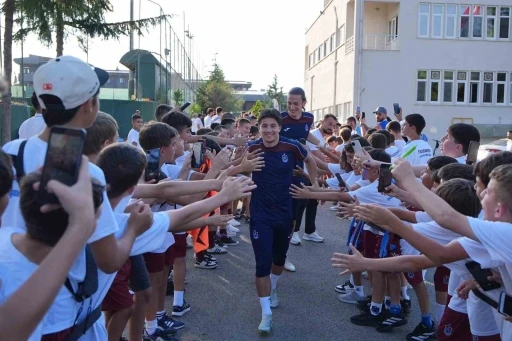 Trabzonspor&rsquo;da Aral Şimşir ilk antrenmanına &ccedil;ıktı
