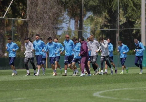 Trabzonspor’da Uğurcan Çakır ve Savic, kamp kadrosuna alınmadı
