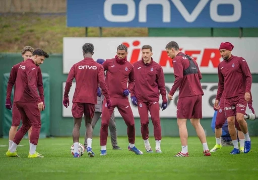 Trabzonspor, Galatasaray ma&ccedil;ı hazırlıklarını s&uuml;rd&uuml;rd&uuml;
