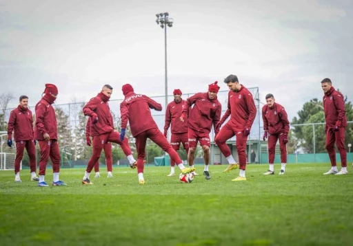 Trabzonspor hazırlıklarını tamamlayarak İstanbul&rsquo;a hareket etti
