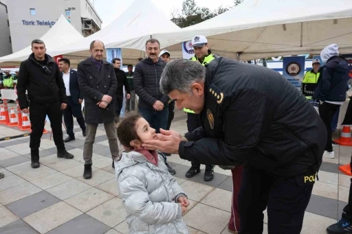 Trafik bilinci i&ccedil;in tek y&uuml;rek: Erzurum Emniyeti Havuzbaşı&rsquo;ndaydı
