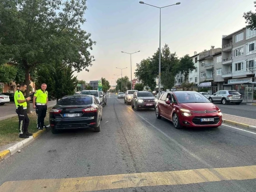 Trafik ekiplerinden ters yön ve hatalı park denetimi!
