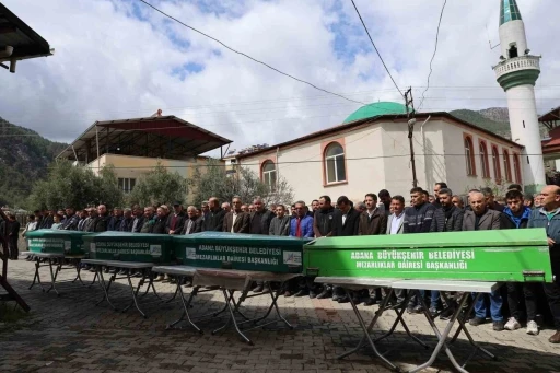 Trafik kazasında hayatını kaybeden Güleç ailesi, son yolculuğuna uğurlandı
