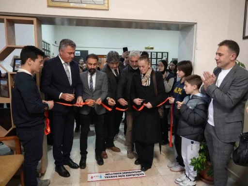 Trafik kazasında hayatını kaybeden &ouml;ğrencinin adı okulundaki k&uuml;t&uuml;phanede yaşatılacak
