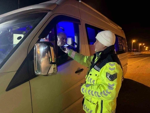 Trafik uygulamasında 49 araç trafikten men edildi
