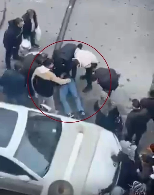 Trafikte &ccedil;ıkan tartışmada 1 kişi bı&ccedil;akla yaralandı
