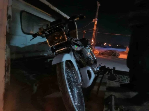 Trafikte yatarak ilerlediler, 81 bin lira ceza yediler
