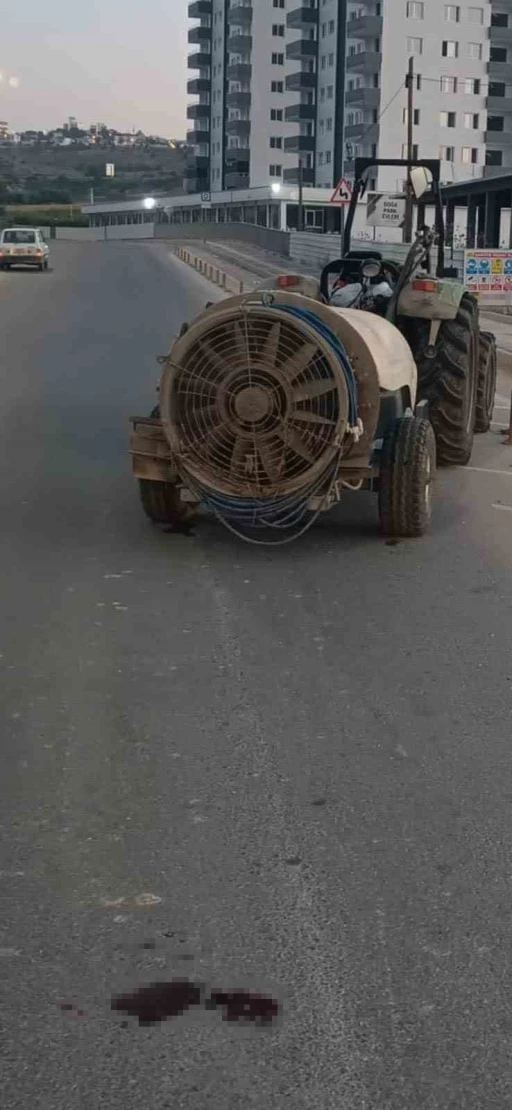 Trakt&ouml;rden d&uuml;şen kadın hayatını kaybetti
