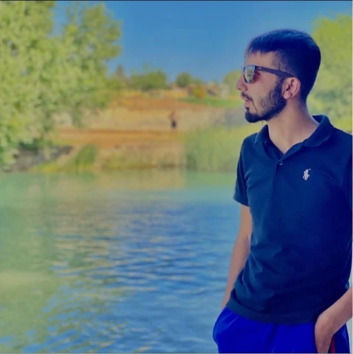 Traktöre çarpan motosikletin sürücüsü hayatını kaybetti
