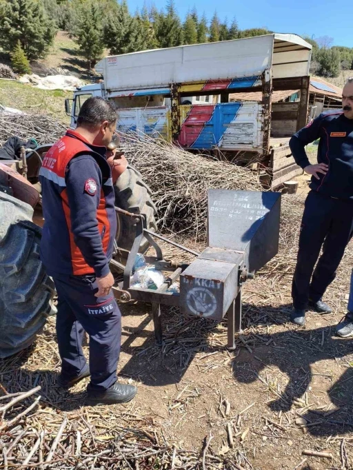Trakt&ouml;r&uuml;n şaftına ayağı sıkışan kadın yaralandı
