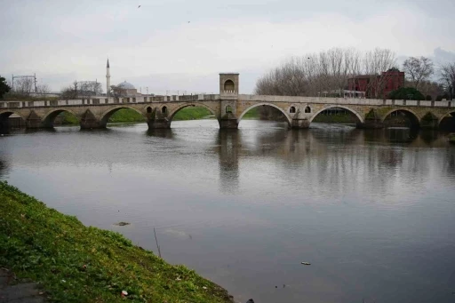Trakya&rsquo;da yağışlar y&uuml;zde 50 azaldı, nehir debileri d&uuml;şt&uuml;
