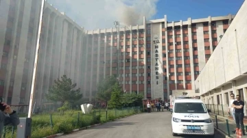 Trakya Üniversitesi Tıp Fakültesi Hastanesi’nde yangın: Hastalar tahliye ediliyor
