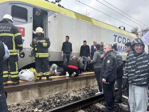 Tren ile peron arasında sıkışan kadın yaralandı
