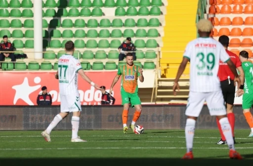 Trendyol S&uuml;per Lig: Alanyaspor: 1 - Konyaspor: 0 (İlk yarı)
