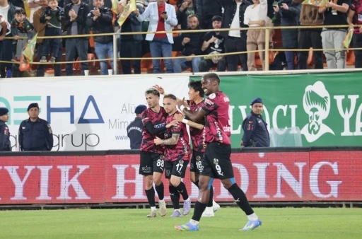 Trendyol Süper Lig: Alanyaspor: 1 - Samsunspor: 0 (İlk yarı)
