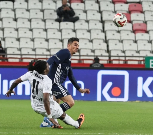 Trendyol S&uuml;per Lig: Antalyaspor: 0 - Gaziantep FK: 0 (İlk yarı)
