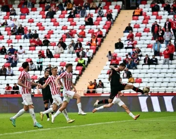 Trendyol Süper Lig: Antalyaspor: 2 - Fatih Karagümrük: 1 (Maç sonucu)
