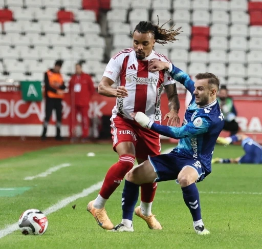 Trendyol S&uuml;per Lig: Antalyaspor: 2 - Samsunspor: 0 (İlk yarı)
