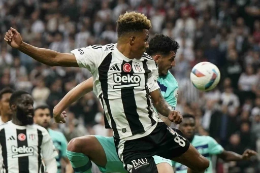 Trendyol Süper Lig: Beşiktaş: 0 - Çaykur Rizespor: 0 (İlk yarı)
