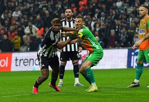 Trendyol S&uuml;per Lig: Beşiktaş: 0 - Corendon Alanyaspor: 1 (Ma&ccedil; devam ediyor)
