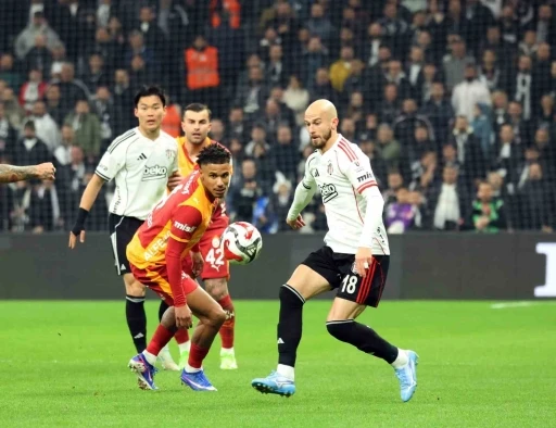 Trendyol S&uuml;per Lig: Beşiktaş: 0 - Galatasaray: 1 (İlk yarı)
