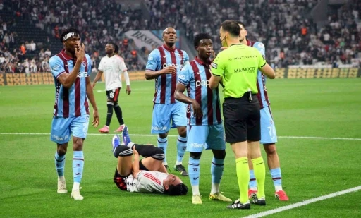 Trendyol S&uuml;per Lig: Beşiktaş: 1 - Trabzonspor: 1 (İlk yarı)
