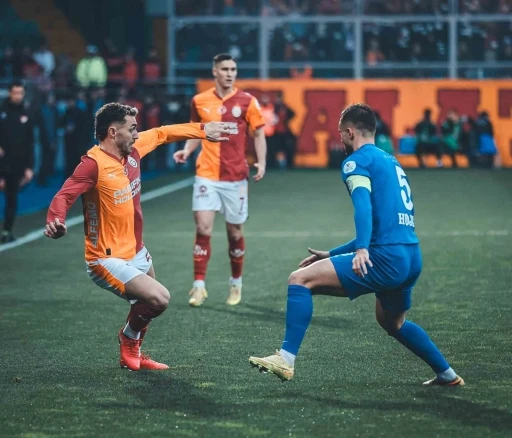 Trendyol S&uuml;per Lig: &Ccedil;aykur Rizespor: 0 - Galatasaray: 1 (Ma&ccedil; devam ediyor)
