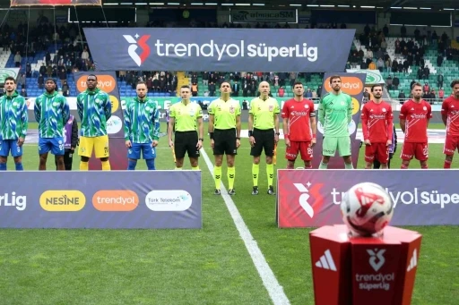 Trendyol S&uuml;per Lig: &Ccedil;aykur Rizespor: 1 - Antalyaspor: 0 (İlk yarı)

